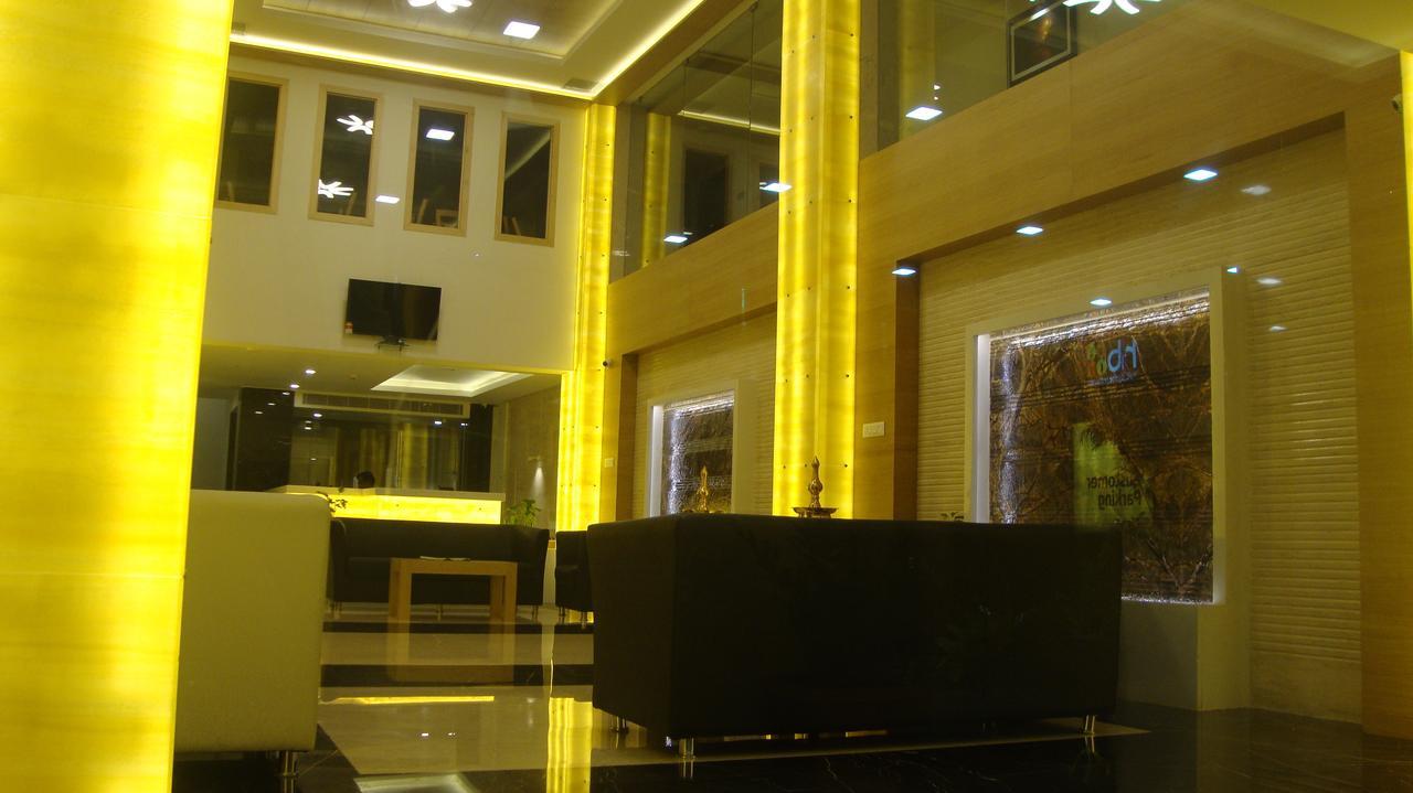 Hotel Mahi'S Gateway Coimbatore Exteriör bild